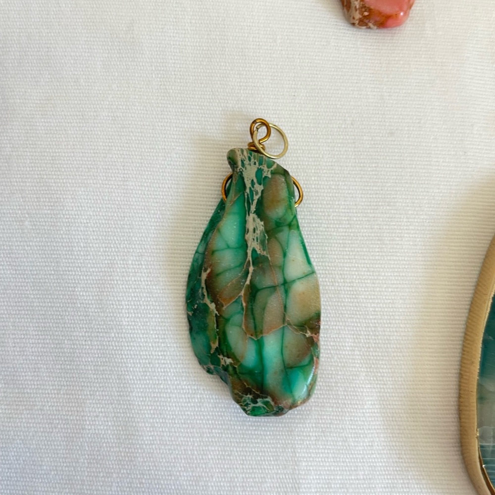 Green Pendant - Picture 2 of 2